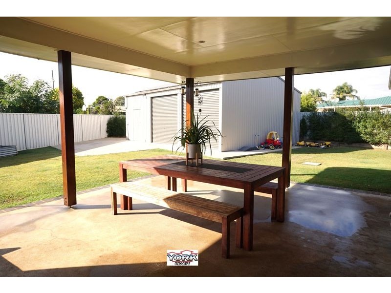 17 Joann Court, Oakey QLD 4401
