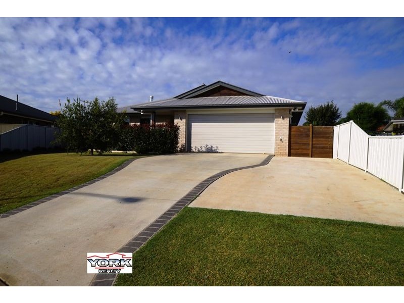 17 Joann Court, Oakey QLD 4401