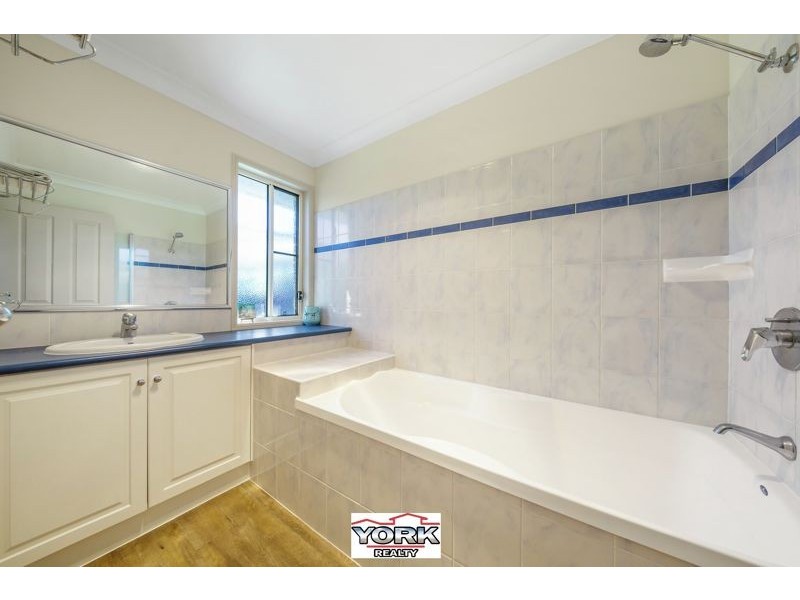 5 Leahy Drive, Kingsthorpe QLD 4400