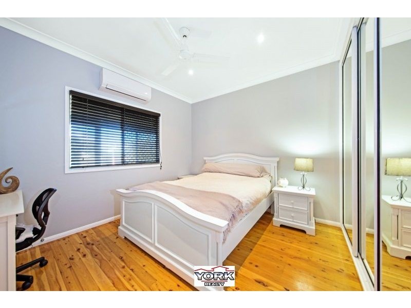 19 Holberton Street, Rockville QLD 4350