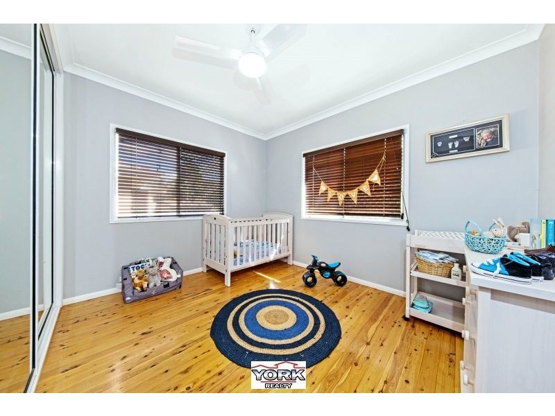 19 Holberton Street, Rockville QLD 4350