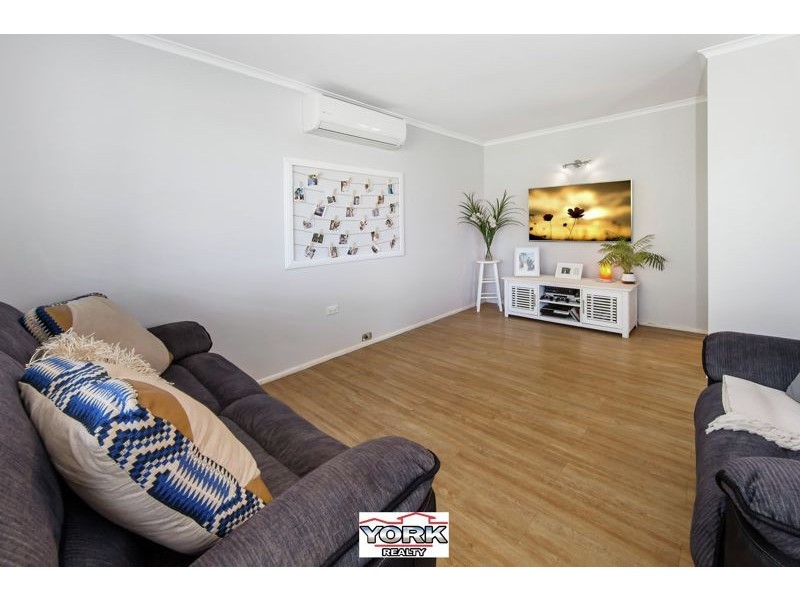 Centenary Heights QLD 4350