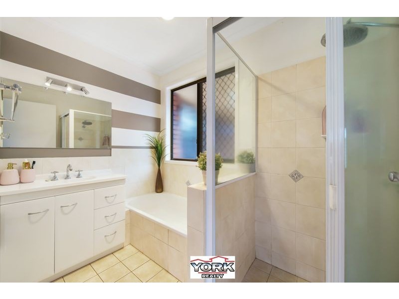 Centenary Heights QLD 4350