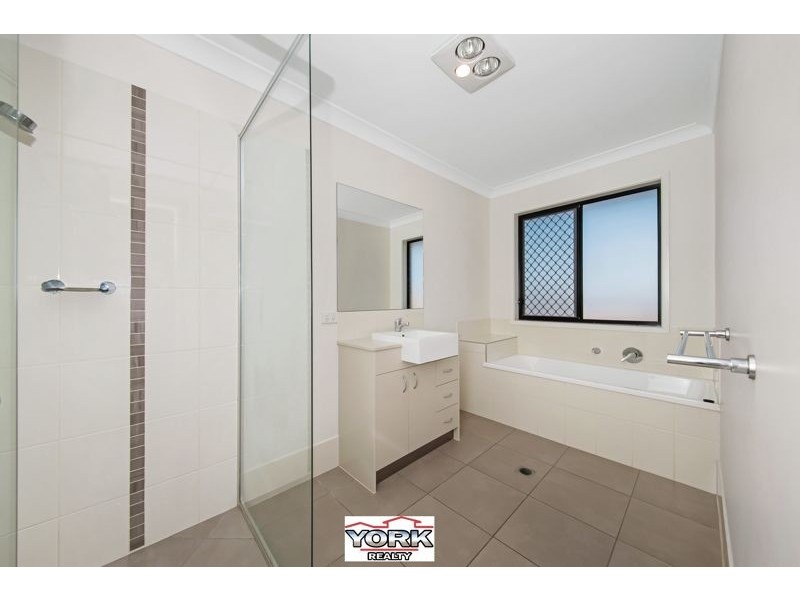 2 McMorrow Street, Kearneys Spring QLD 4350