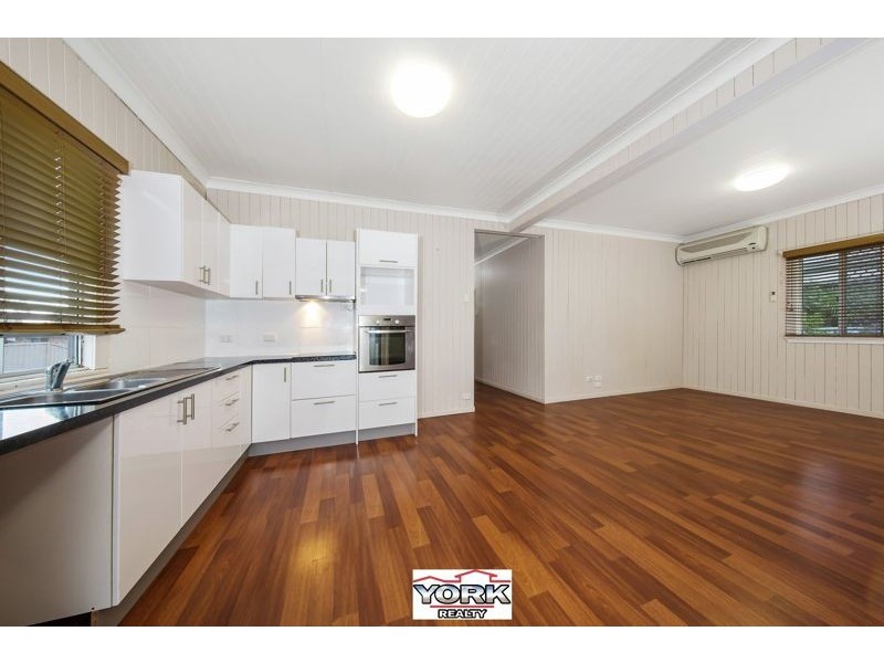 21 Warwick Street, Harristown QLD 4350