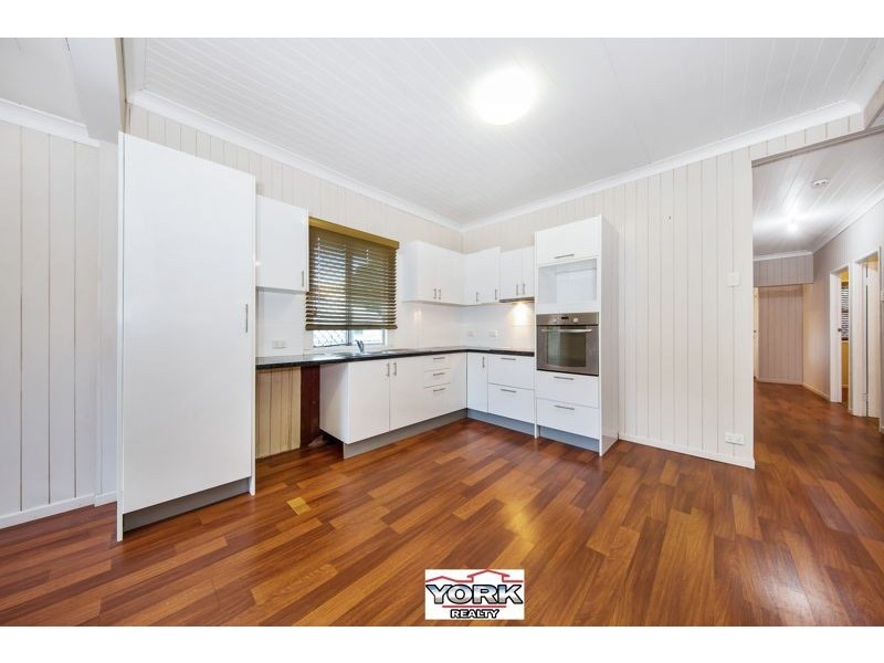 21 Warwick Street, Harristown QLD 4350