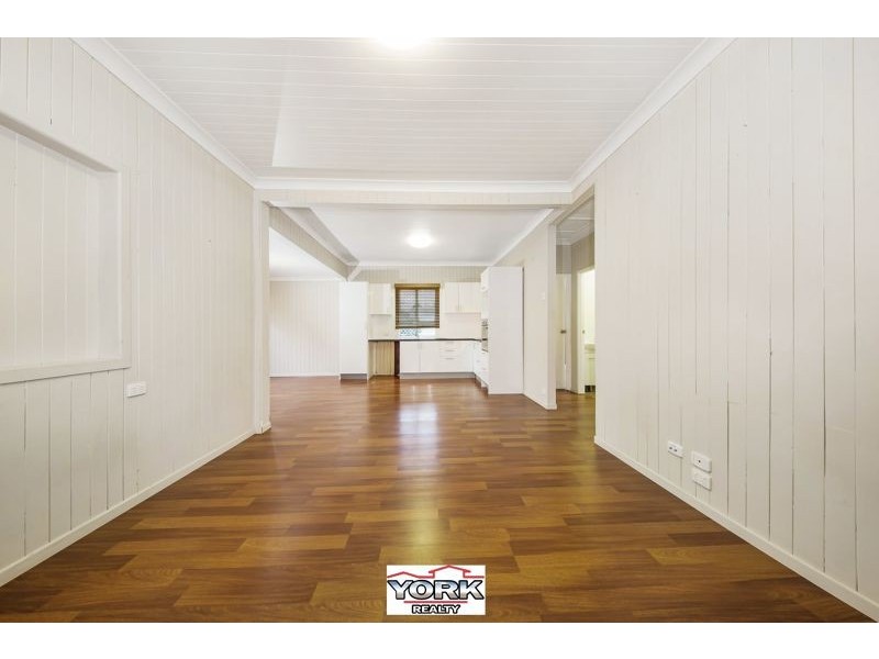 21 Warwick Street, Harristown QLD 4350