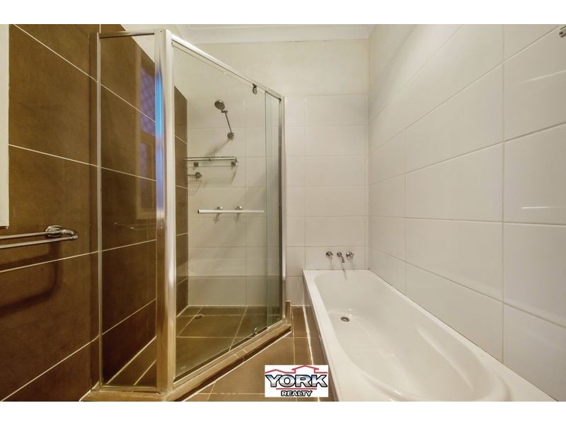 21 Warwick Street, Harristown QLD 4350