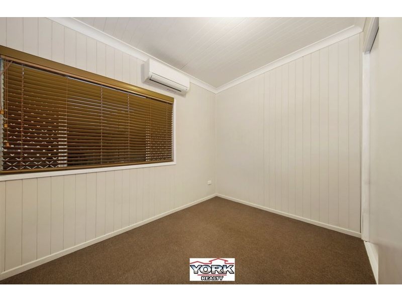 21 Warwick Street, Harristown QLD 4350