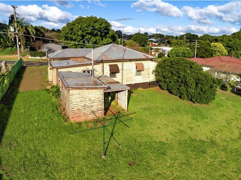 15 Wyndham Street, North Toowoomba QLD 4350