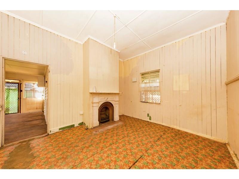 15 Wyndham Street, North Toowoomba QLD 4350