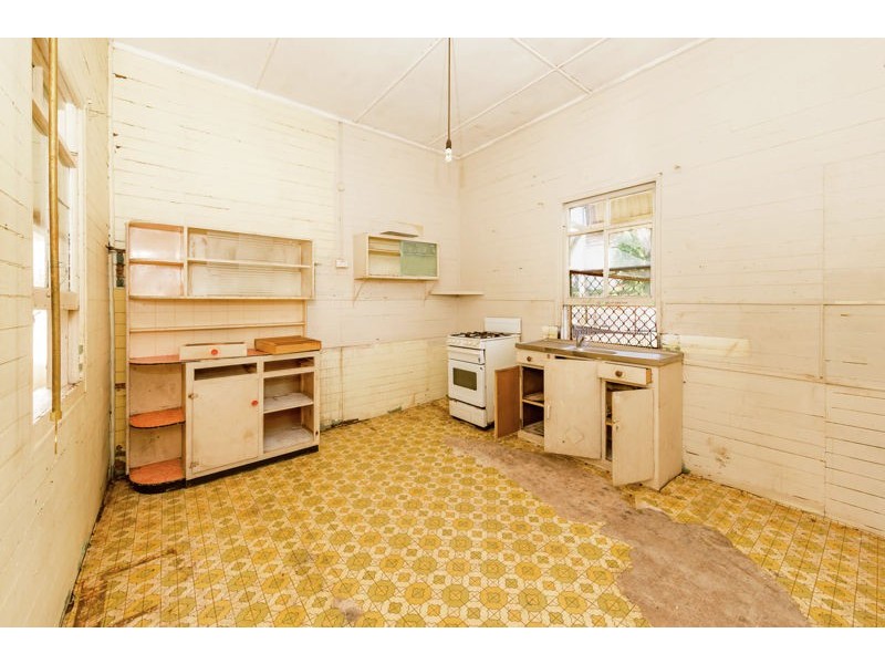 15 Wyndham Street, North Toowoomba QLD 4350