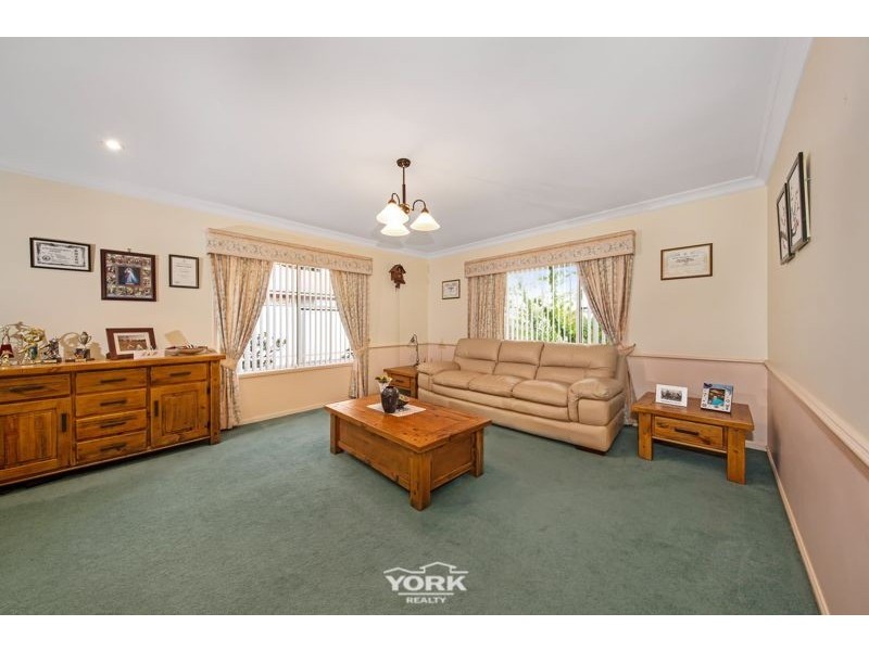 217 Nelson Street, Kearneys Spring QLD 4350