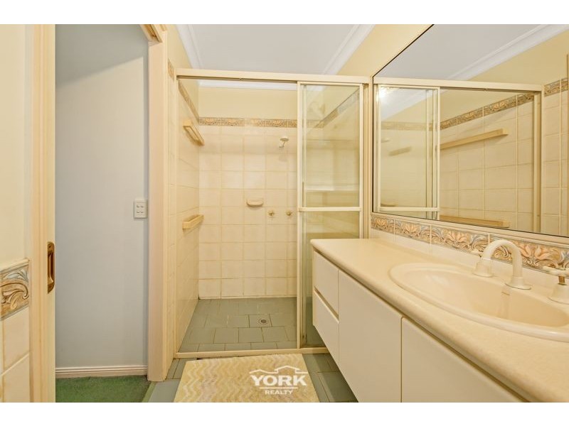 217 Nelson Street, Kearneys Spring QLD 4350