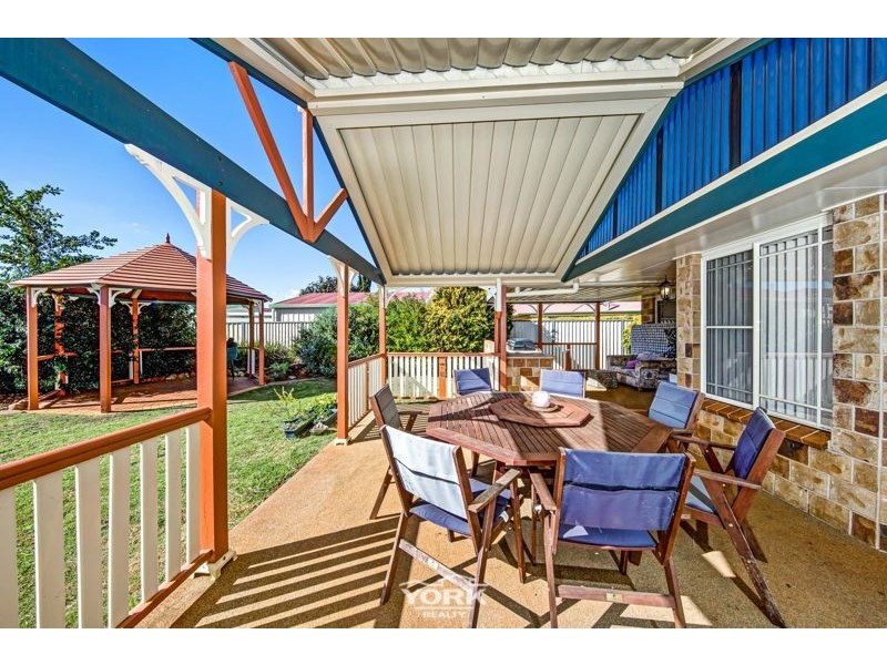 217 Nelson Street, Kearneys Spring QLD 4350