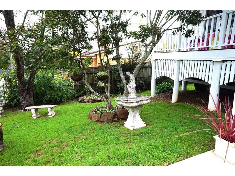 23 Glendower Street, Mount Lofty QLD 4350