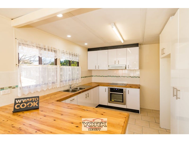 10 Frederick Street, East Toowoomba QLD 4350