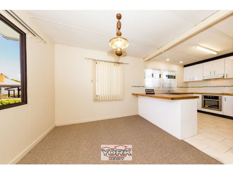 10 Frederick Street, East Toowoomba QLD 4350