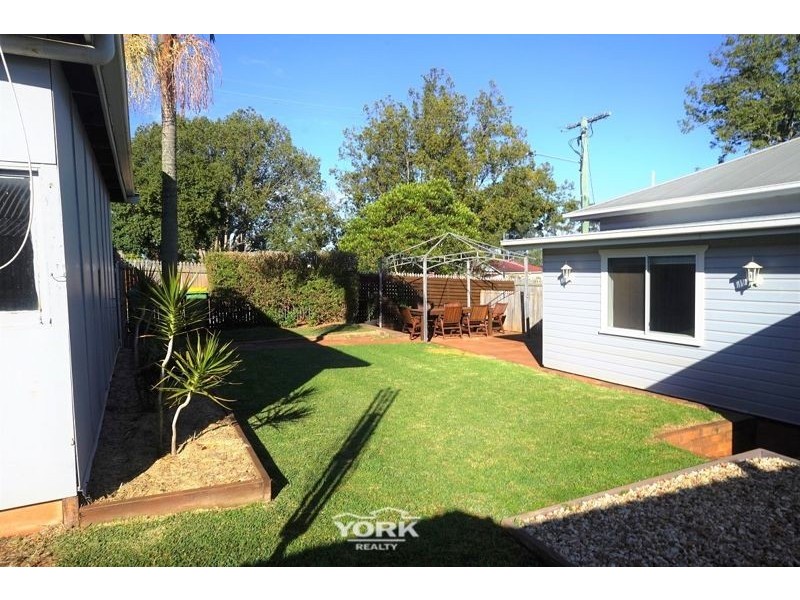 162 Ruthven Street, North Toowoomba QLD 4350