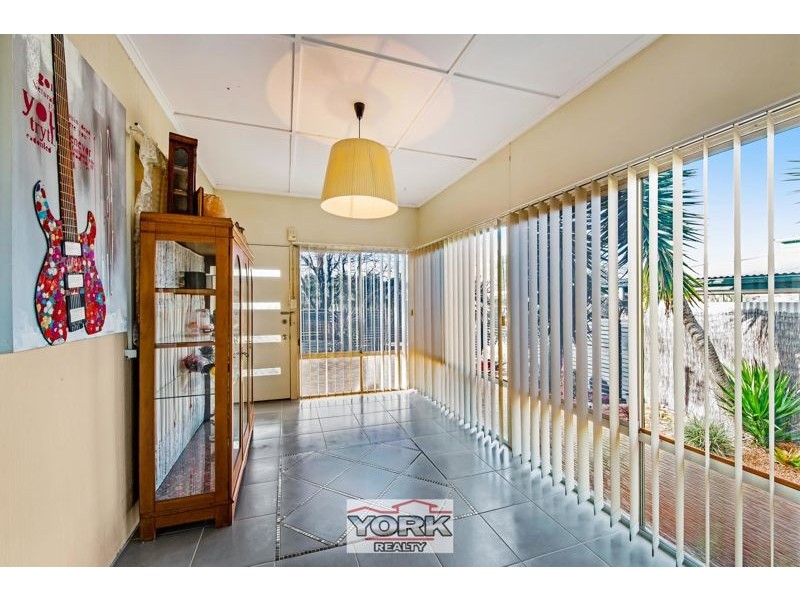 422 Alderley Street, Harristown QLD 4350