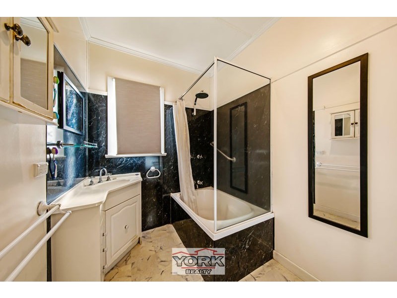 422 Alderley Street, Harristown QLD 4350