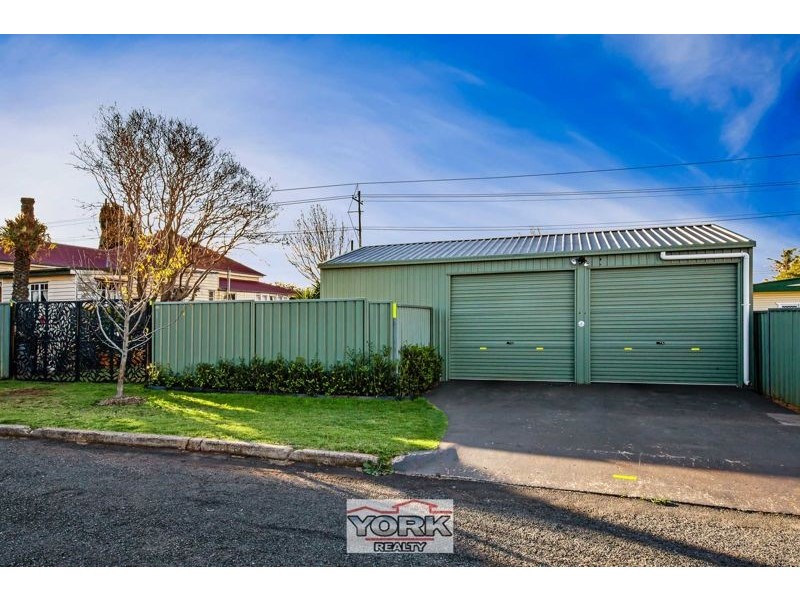 422 Alderley Street, Harristown QLD 4350