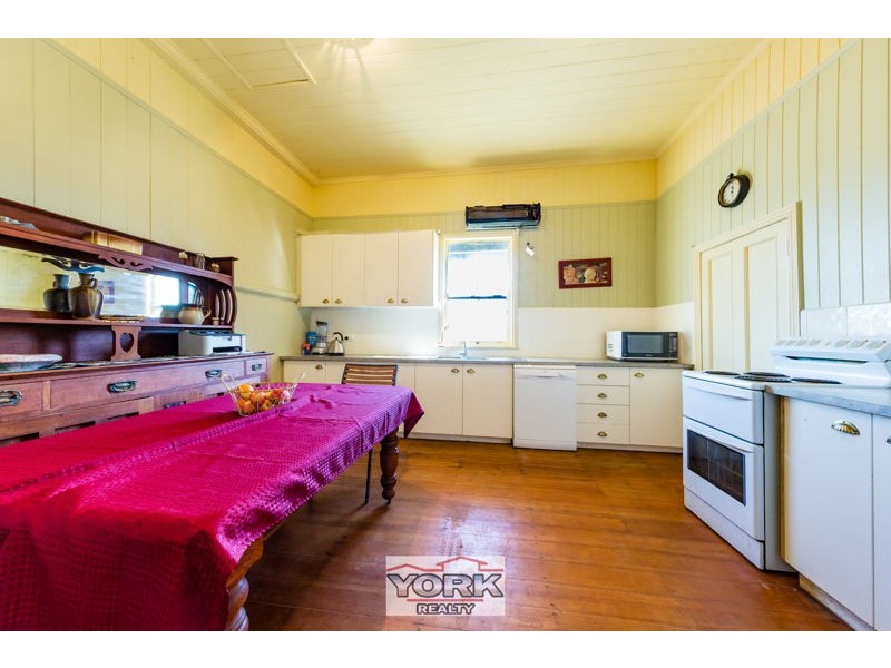 84 East Street, Clifton QLD 4361