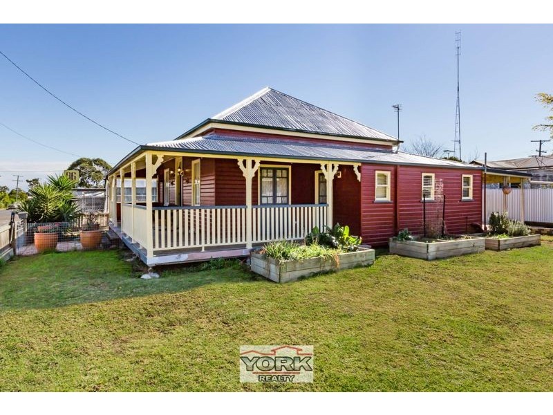 84 East Street, Clifton QLD 4361