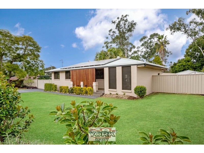 7 Shorelands Drive, Withcott QLD 4352