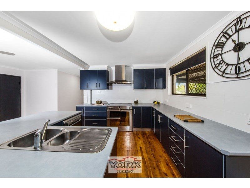 7 Shorelands Drive, Withcott QLD 4352