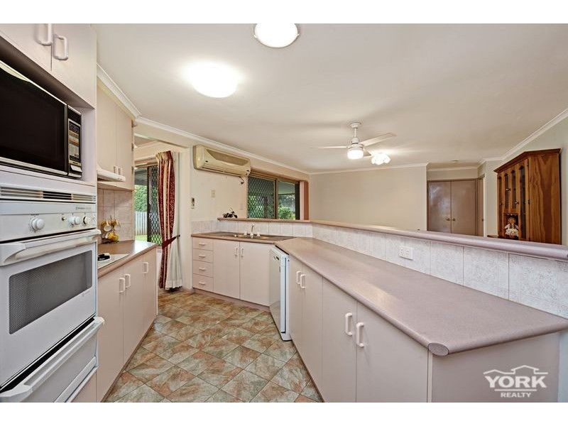 22 Bouganvillea Drive, Middle Ridge QLD 4350