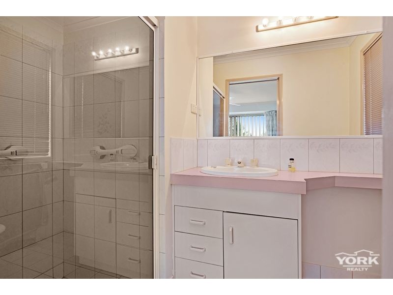 22 Bouganvillea Drive, Middle Ridge QLD 4350