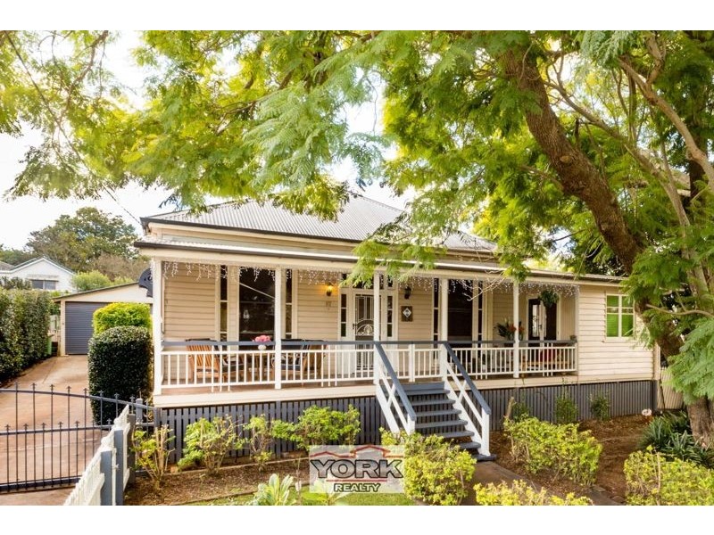 87 Bridge Street, Mount Lofty QLD 4350