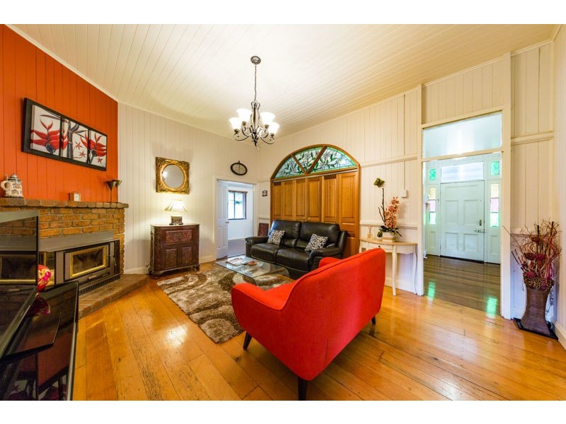 87 Bridge Street, Mount Lofty QLD 4350