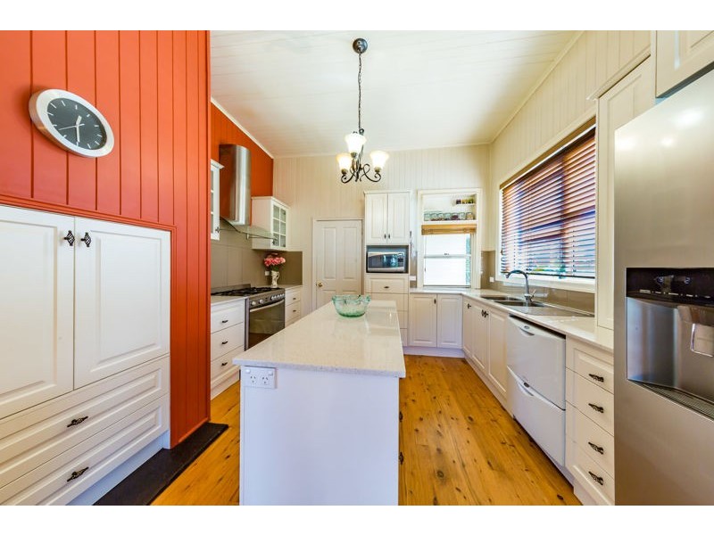 87 Bridge Street, Mount Lofty QLD 4350