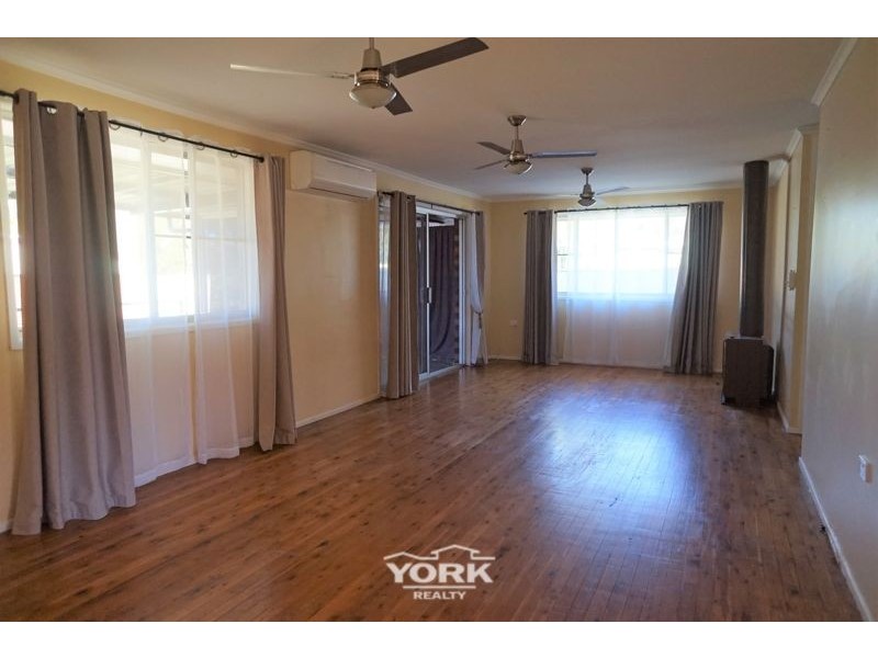 57 Proposch Street, Oakey QLD 4401