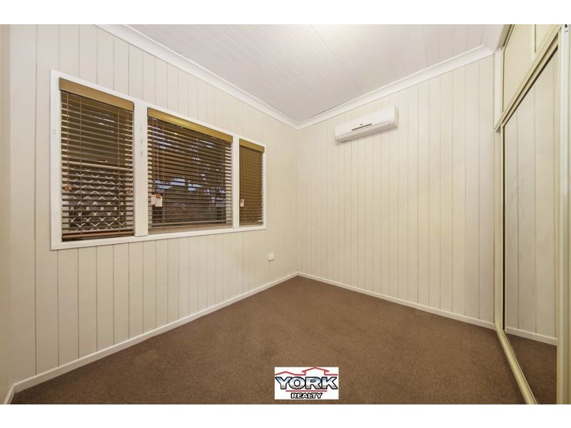 21 Warwick Street, Harristown QLD 4350