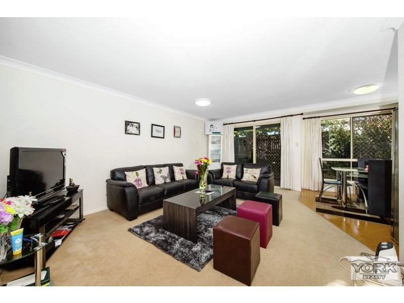 3/330 Hume Street, Centenary Heights QLD 4350