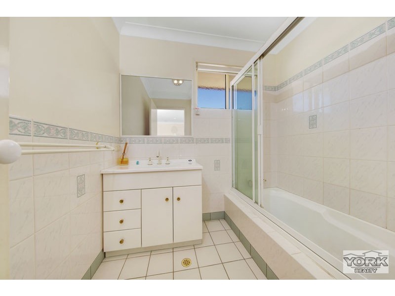 3/330 Hume Street, Centenary Heights QLD 4350