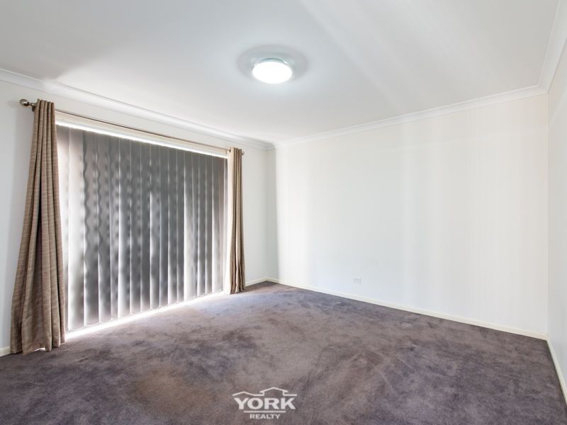 30 Camborne Street, Kleinton QLD 4352