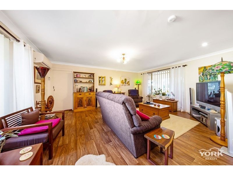 1 Sharon Court, Darling Heights QLD 4350