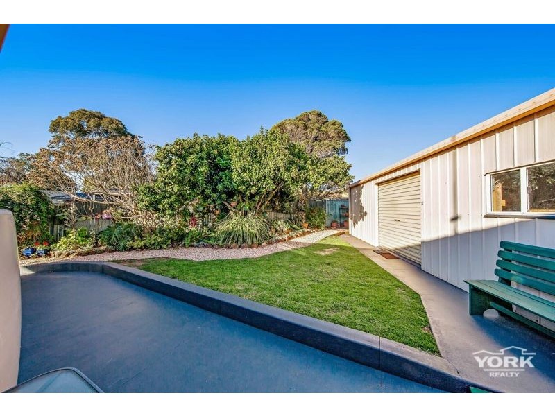 1 Sharon Court, Darling Heights QLD 4350