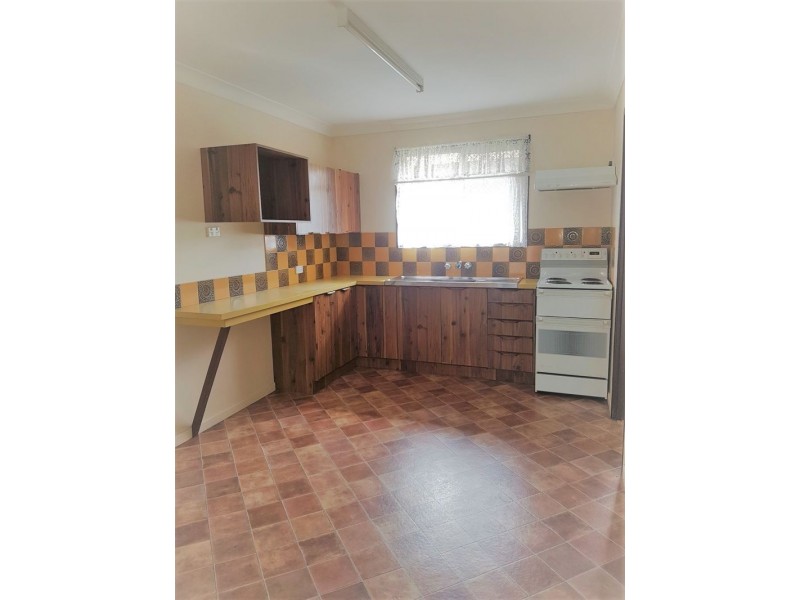 2/3 Erica Court, Wilsonton Heights QLD 4350