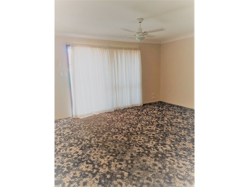 2/3 Erica Court, Wilsonton Heights QLD 4350