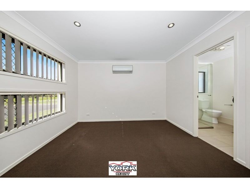 2 McMorrow Street, Kearneys Spring QLD 4350