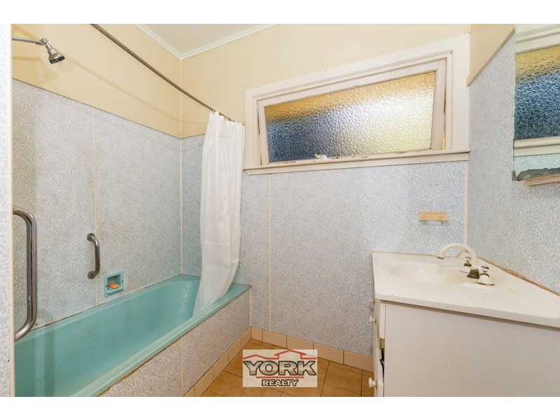 10 Ole Street, Rangeville QLD 4350