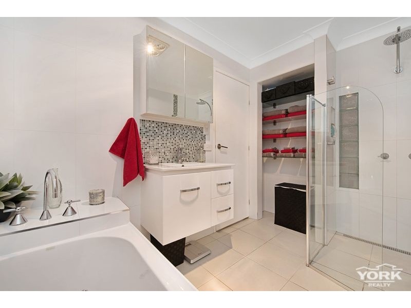 400 Upper Flagstone Creek Road, Upper Flagstone QLD 4344