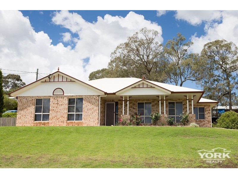 14 Scenic Court, Gowrie Junction QLD 4352