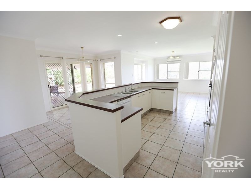 14 Scenic Court, Gowrie Junction QLD 4352