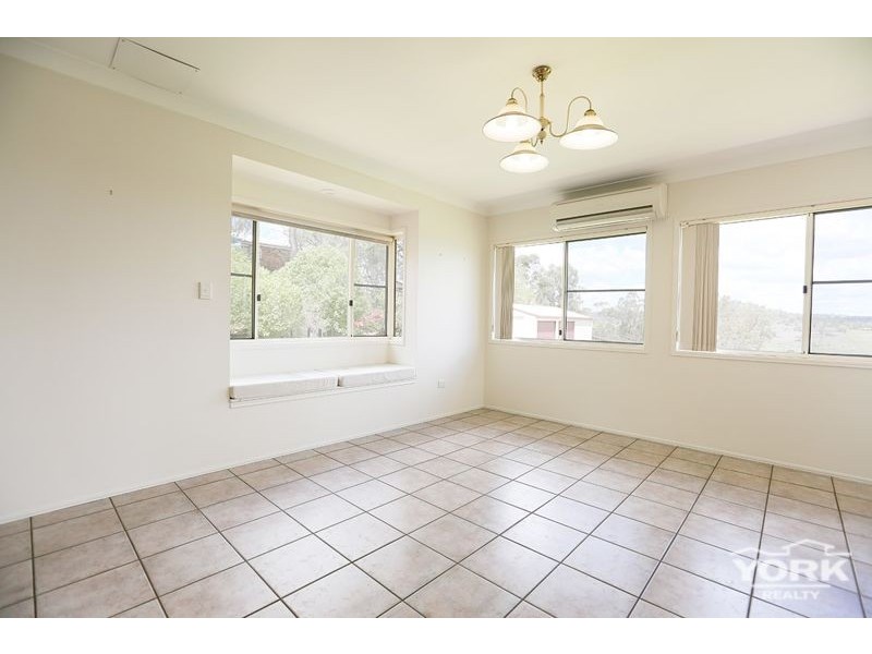 14 Scenic Court, Gowrie Junction QLD 4352